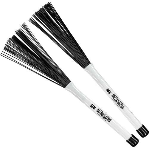 ESCOBILLA NYLON MANGO PLÁSTICO