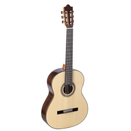 Guitarra clásica ADMIRA LUCIA