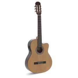 GUITARRA CLASICA ADMIRA SARA 4/4 ELECTRIFICADA CON CUTAWAY SERIE INICIACIÓN BRILLO