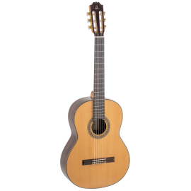 GUITARRA CLÁSICA ADMIRA A20 ELECTRIFICADA CON FISHMAN SERIE ARTESANÍA