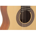 GUITARRA CLÁSICA ADMIRA A45 ELECTRIFICADA FISHMAN SERIE ARTESANÍA