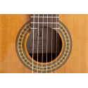 GUITARRA CLÁSICA ADMIRA A1 ELECTRIFICADA FISHMAN SERIE ARTESANÍA