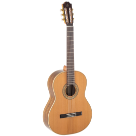 GUITARRA CLÁSICA ADMIRA A8 ELECTRIFICADA CON FISHMAN SERIE ARTESANÍA
