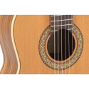 GUITARRA CLÁSICA ADMIRA A8 ELECTRIFICADA CON FISHMAN SERIE ARTESANÍA